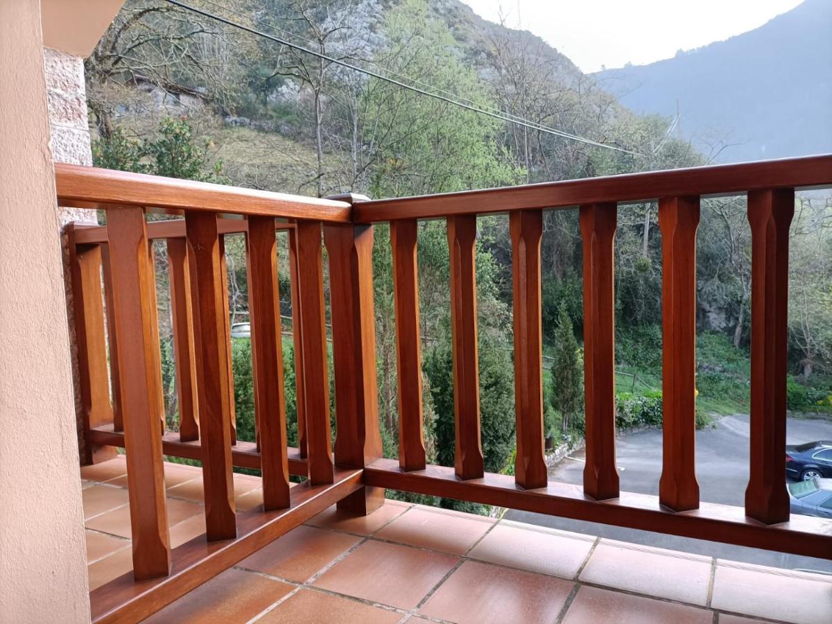La Salmonera Cangas De Onis Caño Exterior foto