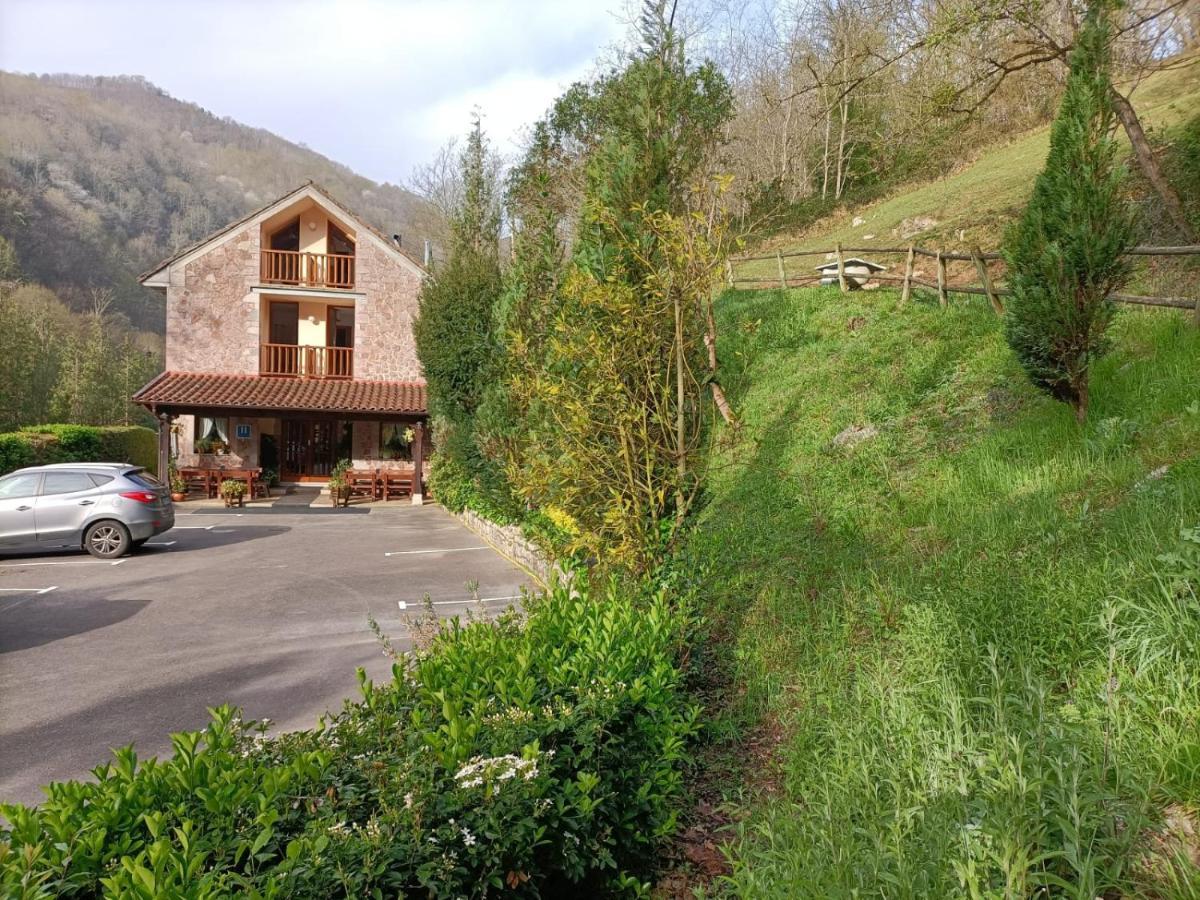 La Salmonera Cangas De Onis Caño Exterior foto