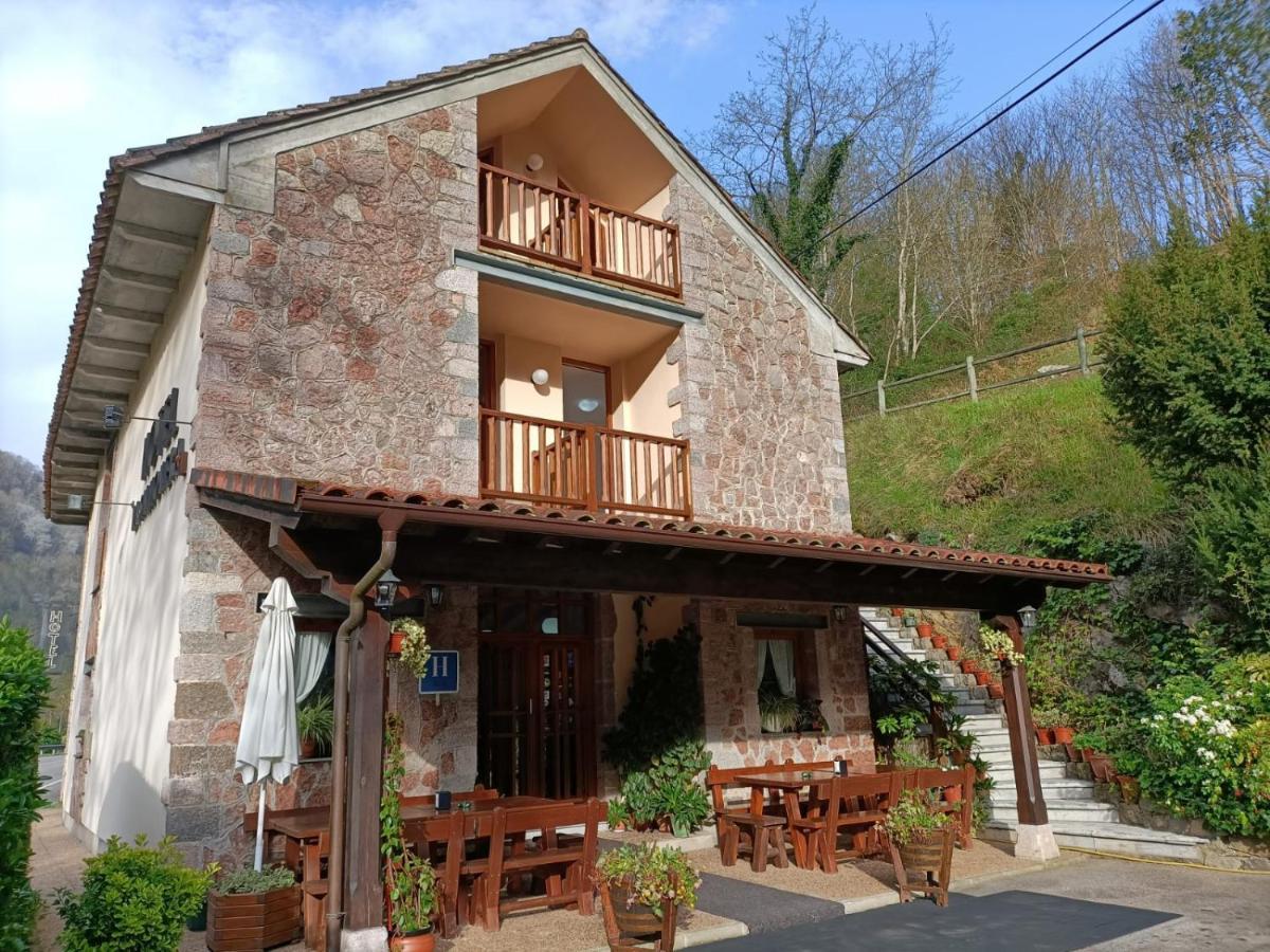 La Salmonera Cangas De Onis Caño Exterior foto
