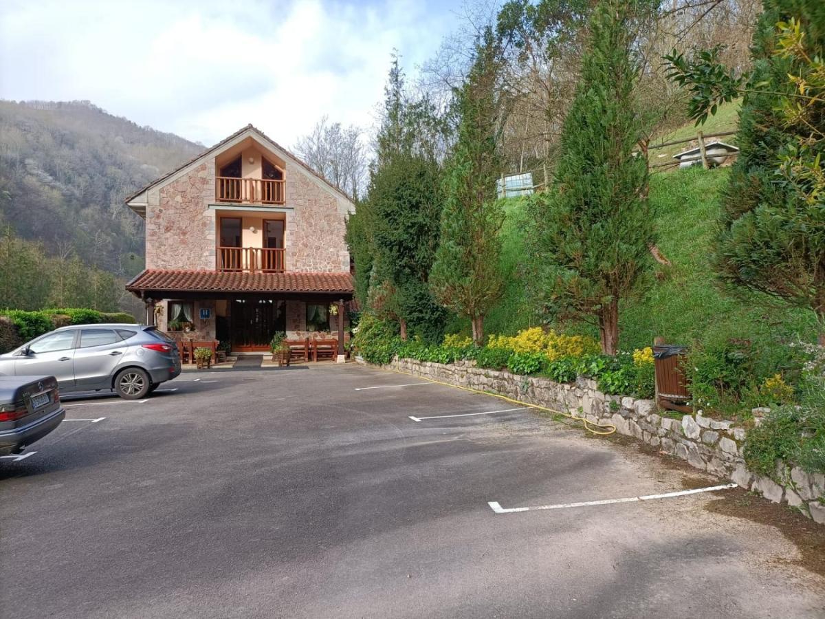 La Salmonera Cangas De Onis Caño Exterior foto