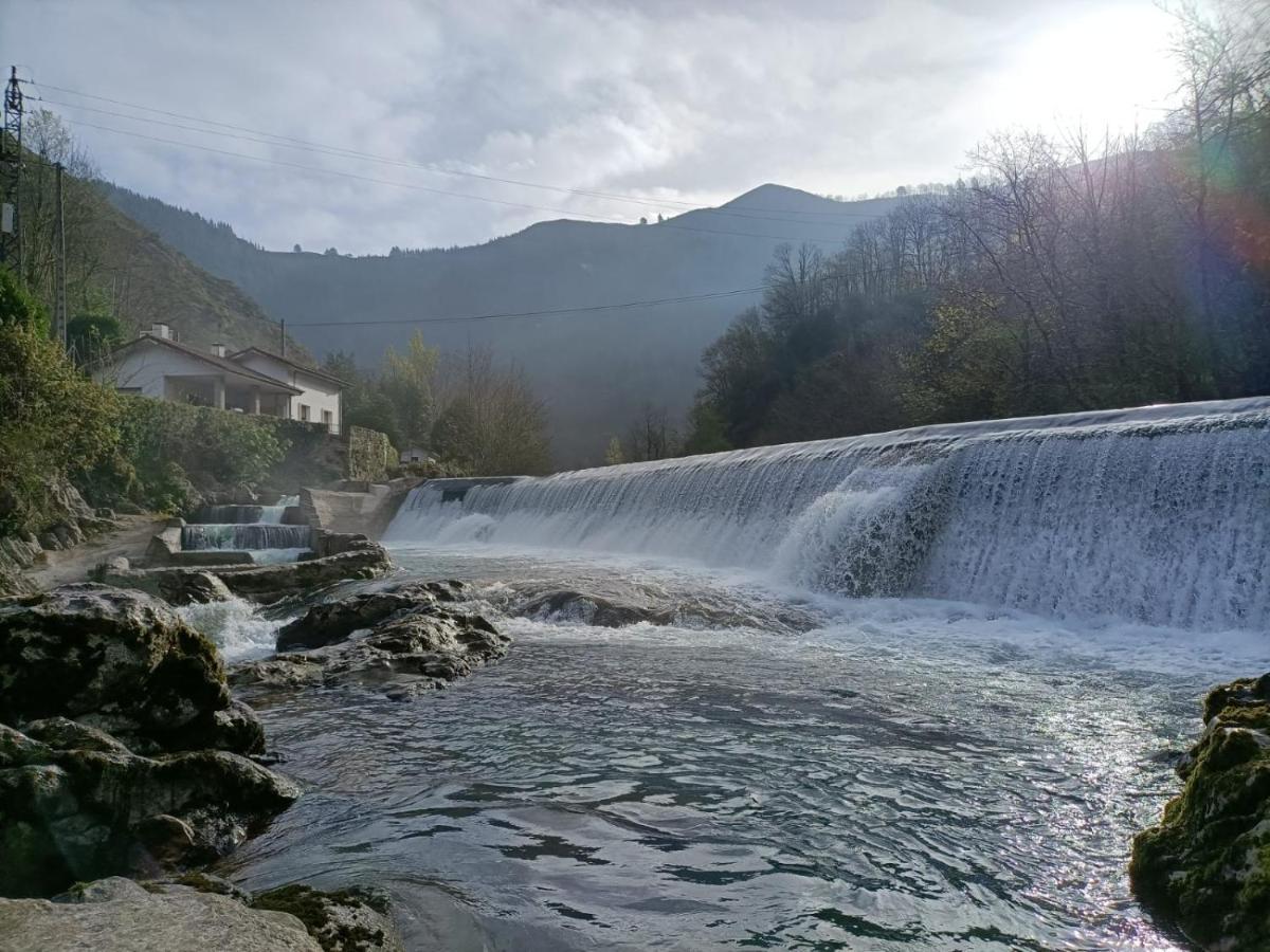 La Salmonera Cangas De Onis Caño Exterior foto